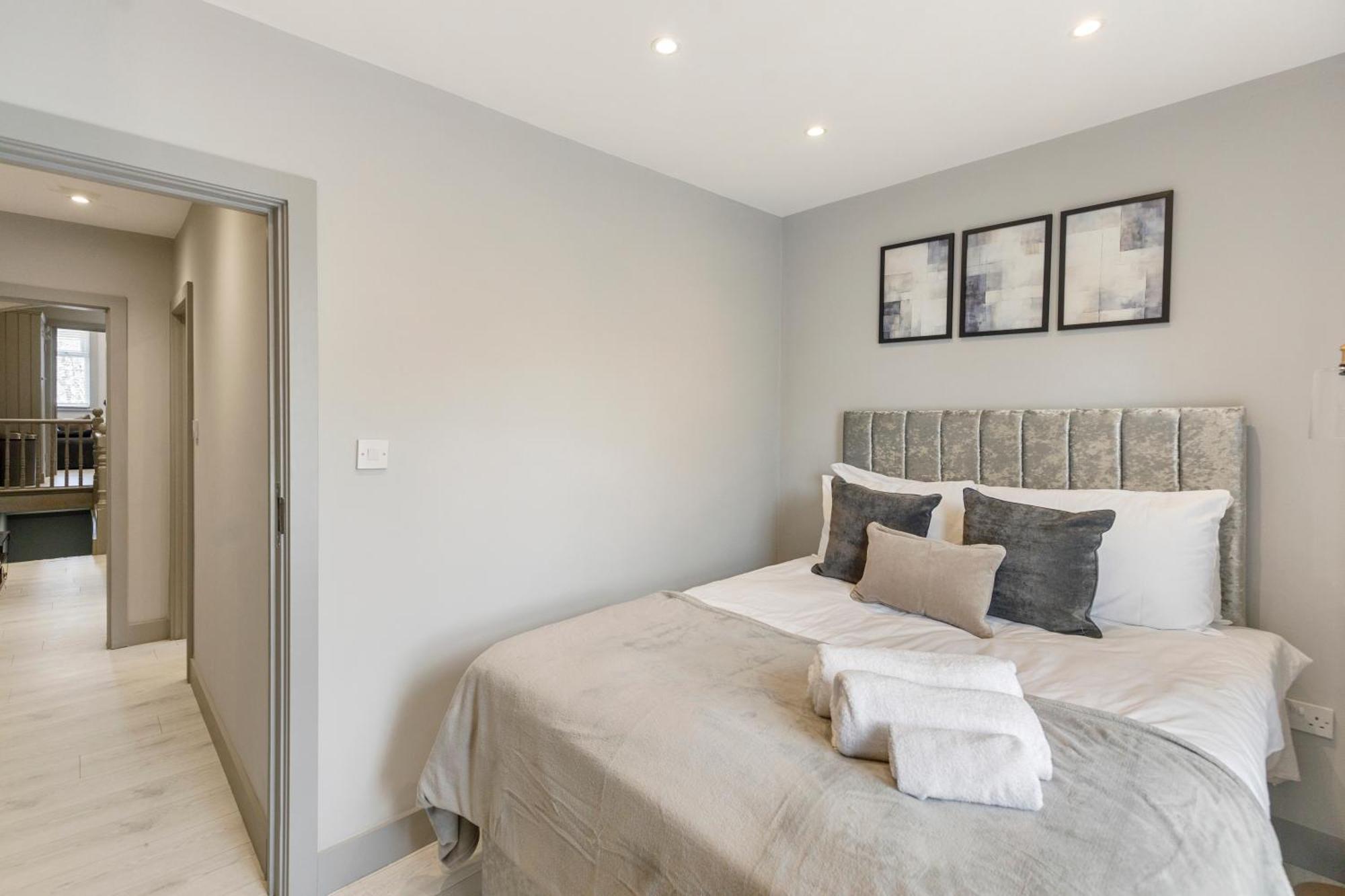 Wembley Luxury 3 Bedroom London Ngoại thất bức ảnh