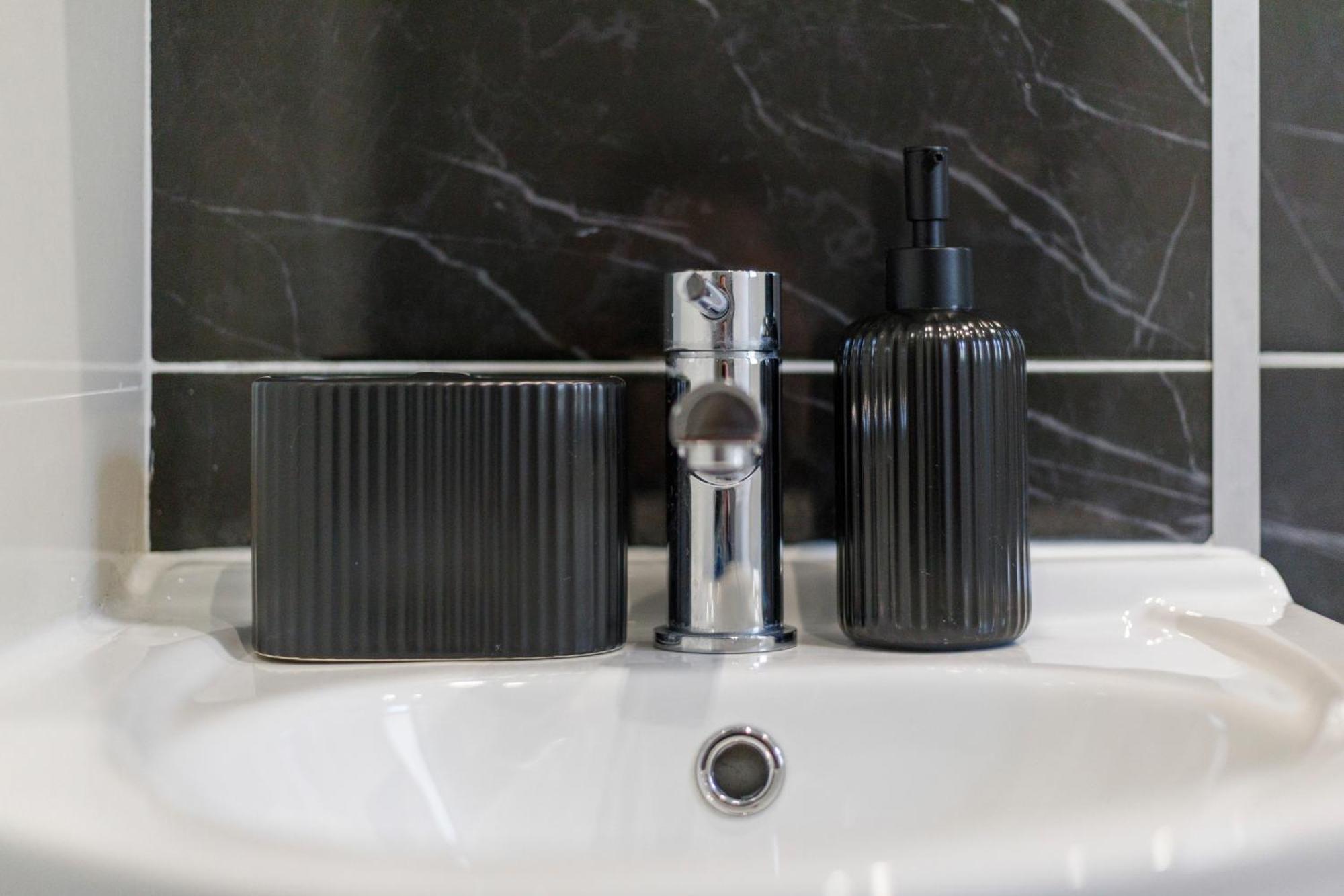 Wembley Luxury 3 Bedroom London Ngoại thất bức ảnh